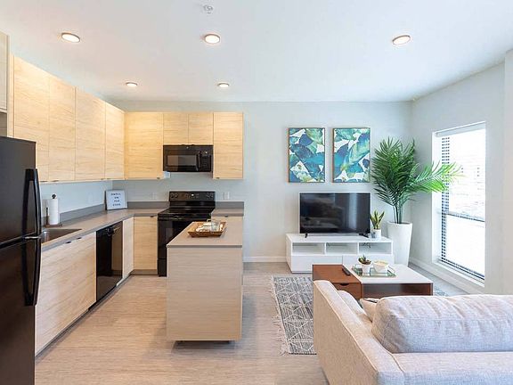 2nd image of 601 E Vine St #1-407