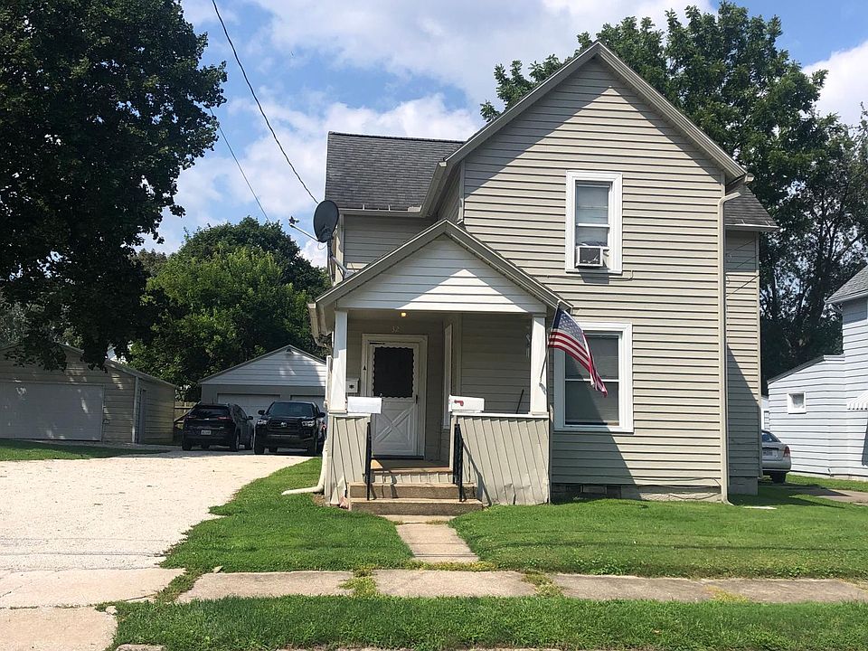 1st image of 32 17th St NW