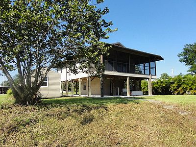 1st image of 1066 Helm Ln