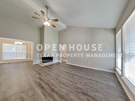 4th image of 2403 Pine Cone Dr