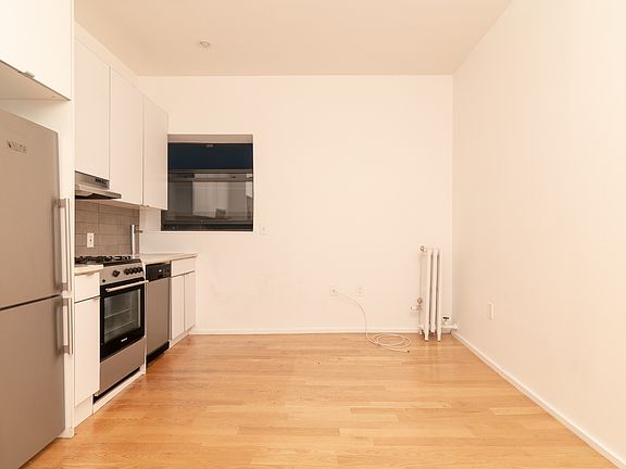 5th image of 29 Brooklyn Ave #5