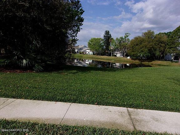 2nd image of 551 Waterside Cir
