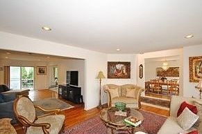 5th image of 23 Elm St