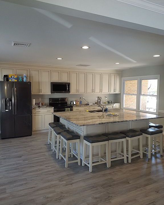 1st image of 252 Elon Ct