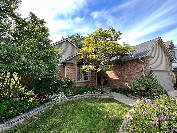 3rd image of 37051 Hanson Dr