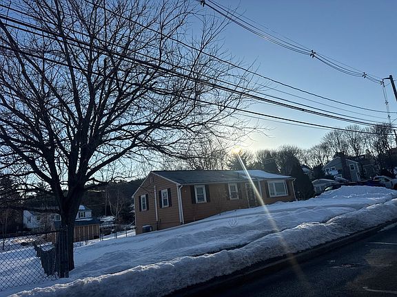 3rd image of 18 Old Nahant Rd