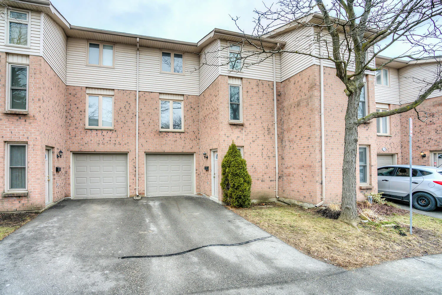 1855 Aldersbrook Road London — Photo 2