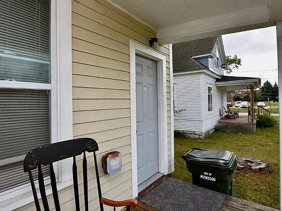 2nd image of 1536 Jiroch St #2