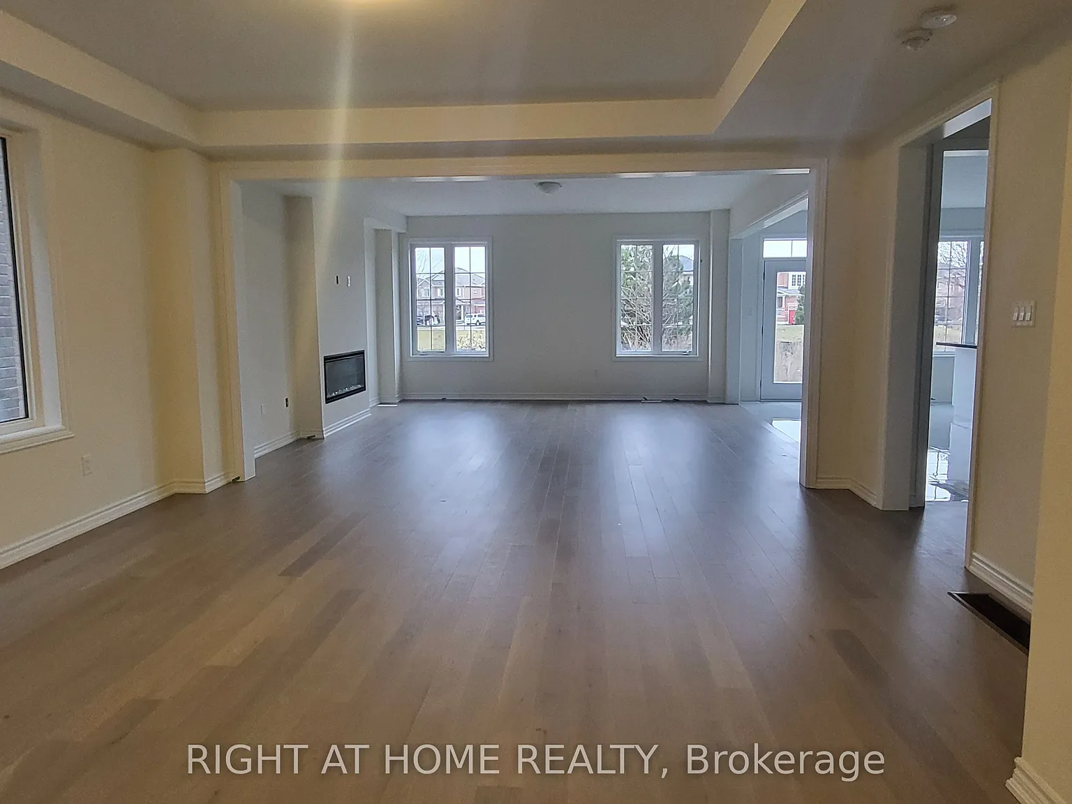 6 bed, $4,100 — Photo 4