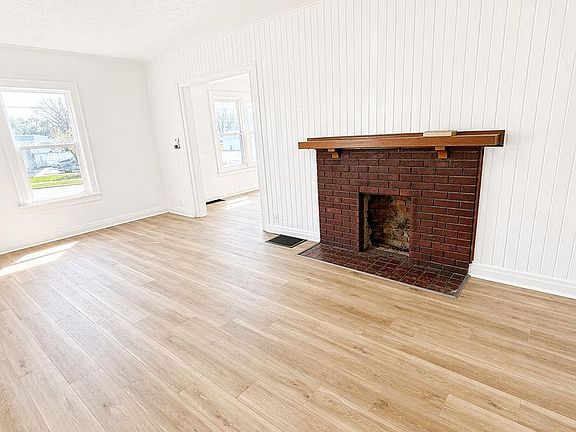 2nd image of 405 N Kenilworth Ave