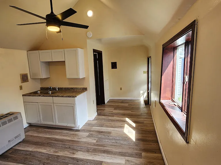 118 Detroit St — Photo 3