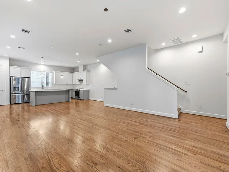 1047 Timbergrove Yards Ln — Photo 16
