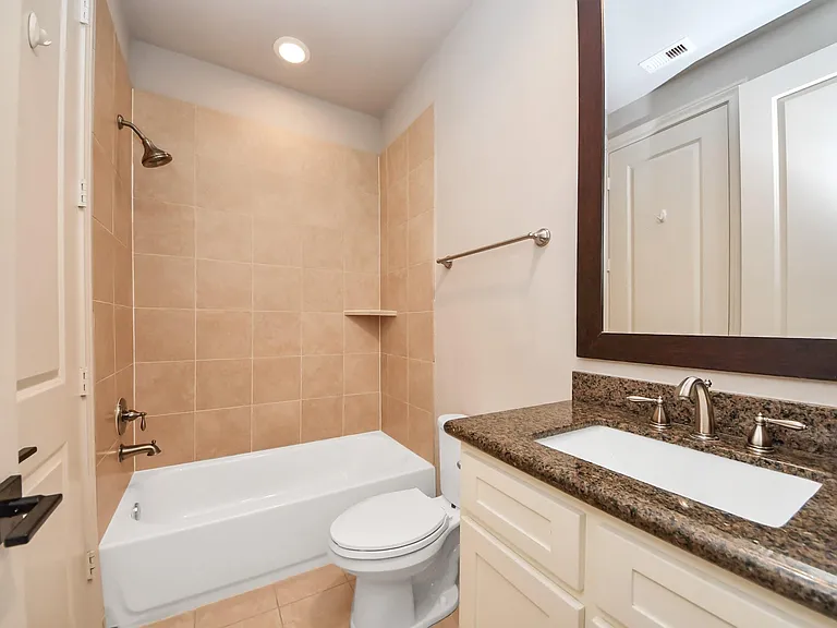3229 Maxroy St — Photo 9