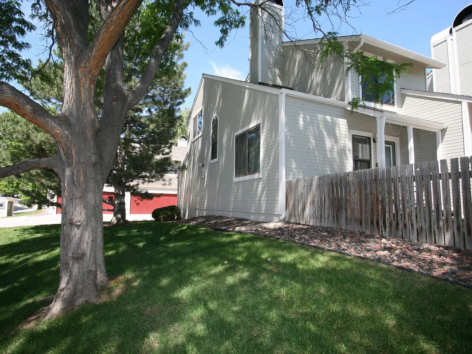 2 bed, 1350 sqft, $2,850 — Photo 2