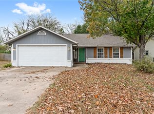 1311 N Granite Ave, Fayetteville, AR 72704