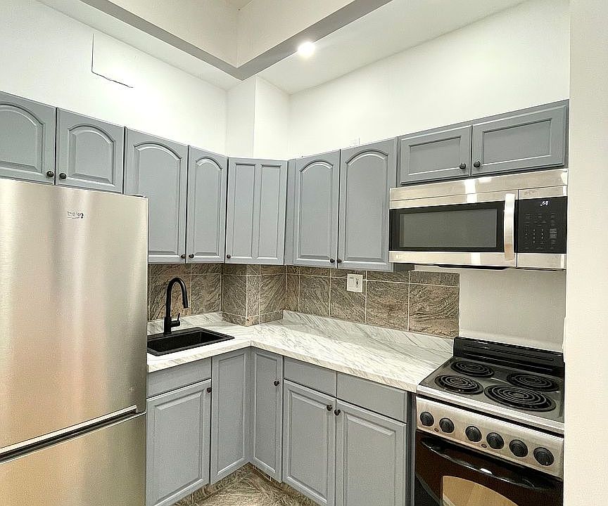 1st image of 413 E 9th St #1F