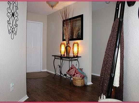 5th image of 9121 Goldenview Dr