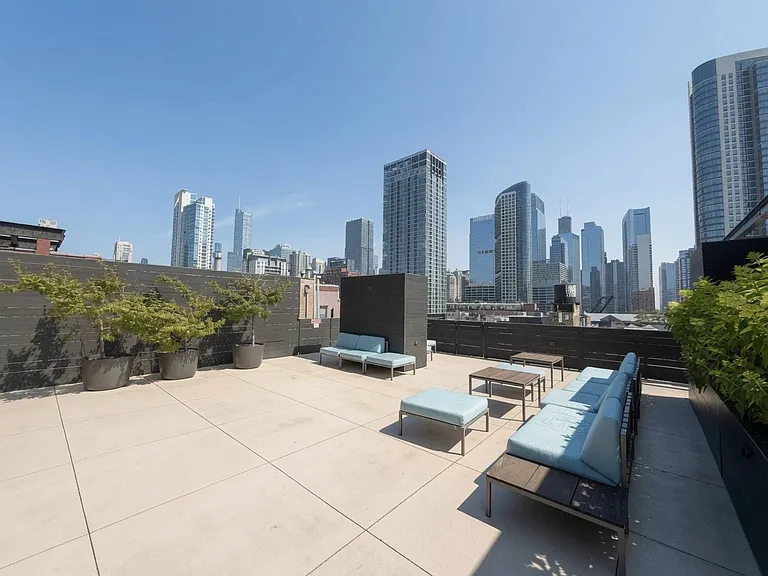 411 W Ontario St #527 — Photo 12
