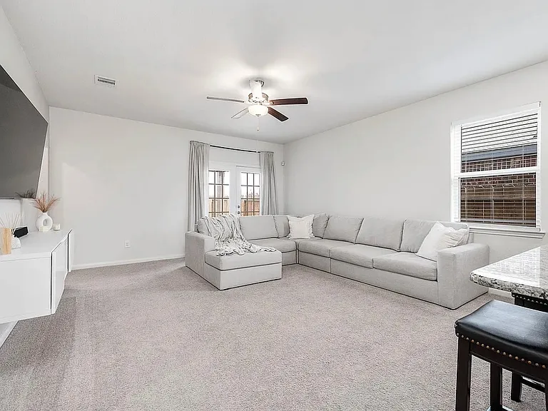 22402 Kennons Way — Photo 10