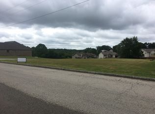 April Dr, St Robert, MO 65584
