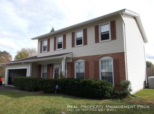 8961 Rolling Rd, Manassas, VA 20110