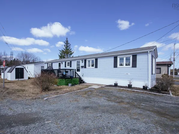 1 Birch St, Dartmouth, NS B2W 4W4