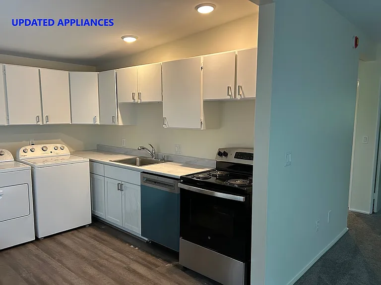 408 Montgomery Ave — Photo 3