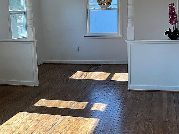 4th image of 104 Green Meadow Dr