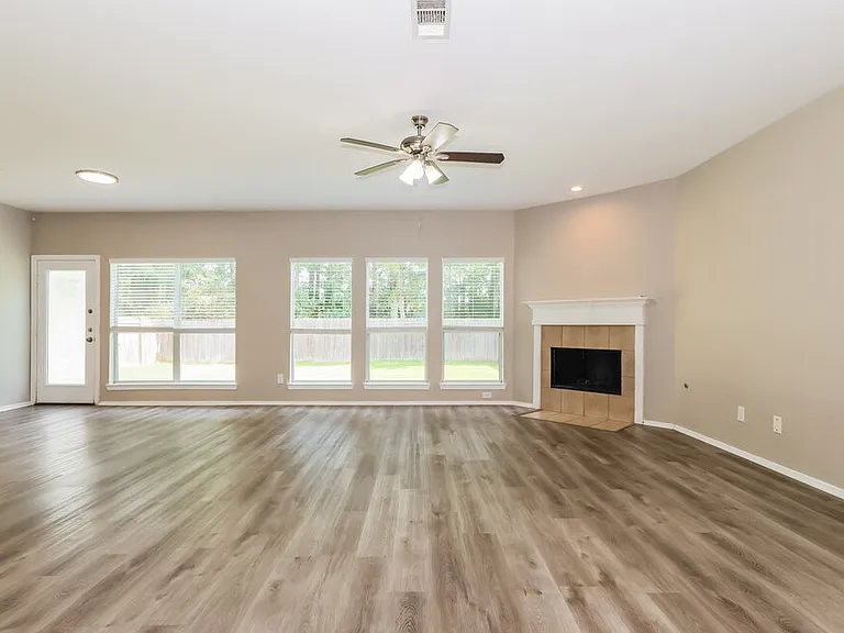 1089 Shadow Glenn Dr — Photo 4