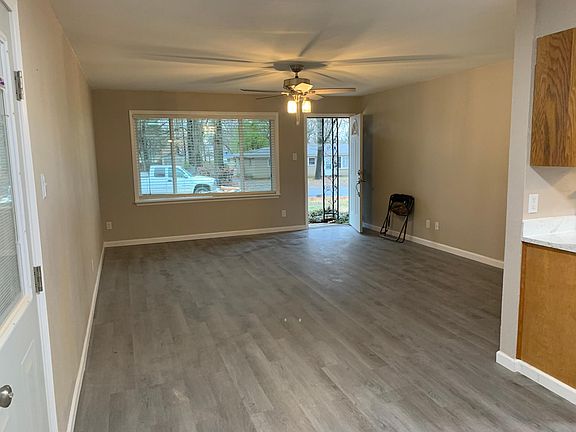 2nd image of 221 Poplar St