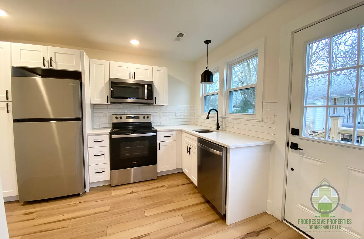 201 North Washington Avenue - B — Photo 1