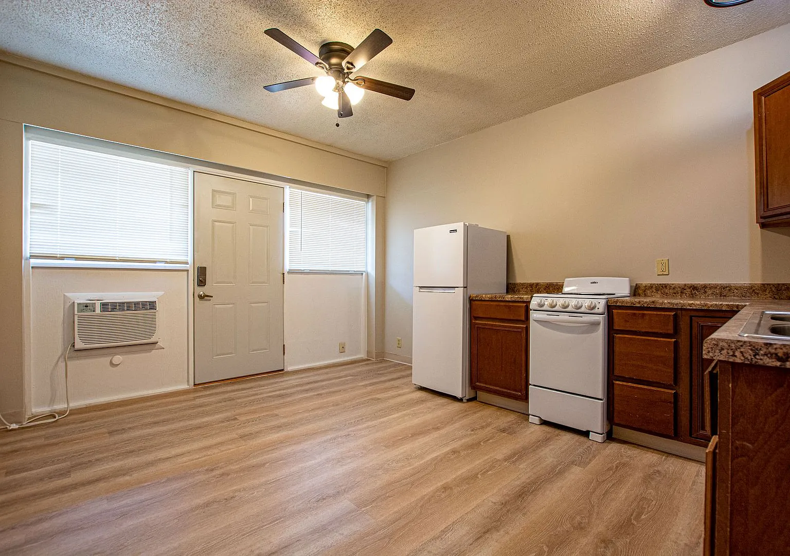Westmont Apartments — Photo 1