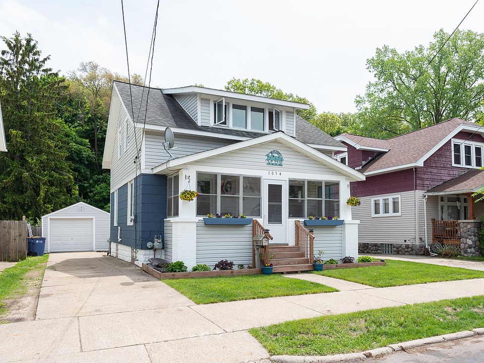 1st image of 1054 Woodrow Ave NW