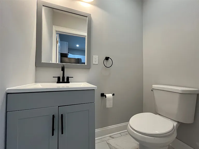 14 Allen St — Photo 15