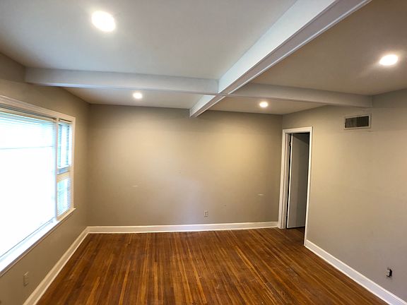 3rd image of 4950 Verosa Ave