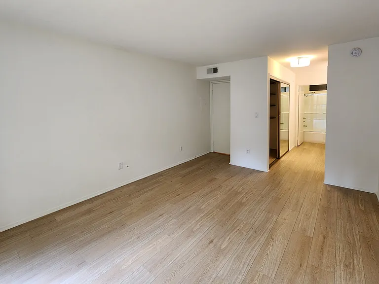 1444 S. Saltair — Photo 17