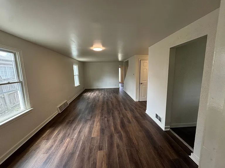 180 Central Ave — Photo 9