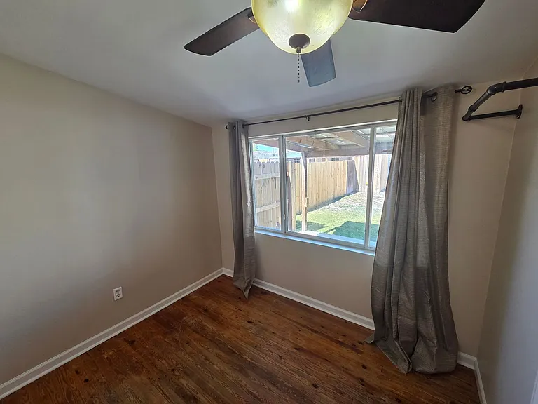 1525 Oak Ave — Photo 27