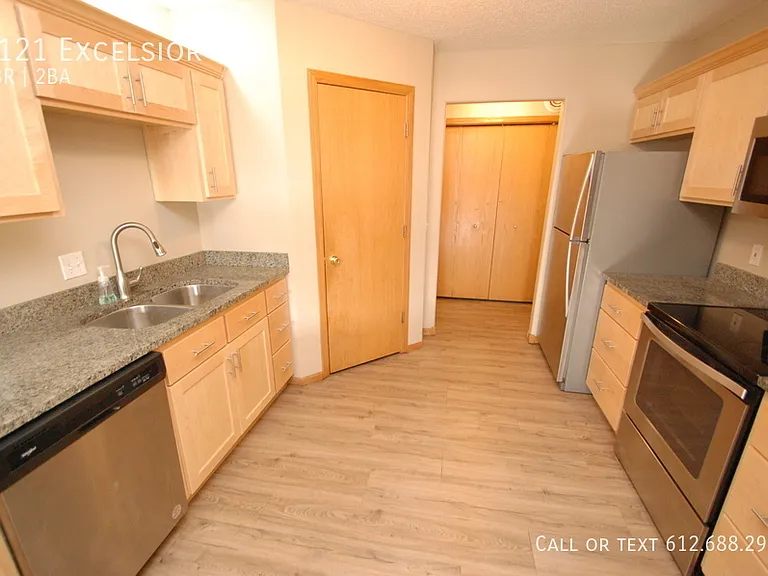 7121 Excelsior Way — Photo 5