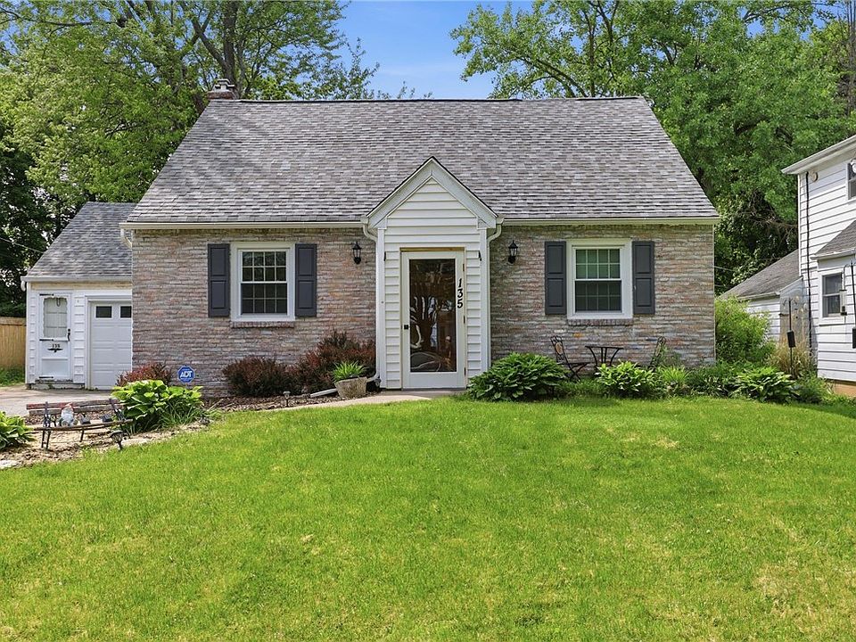 1st image of 135 Glen Ellyn Way