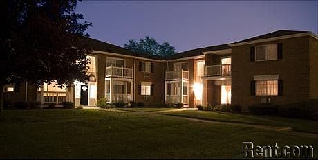 2nd image of 2405 Torquay Ave APT 113