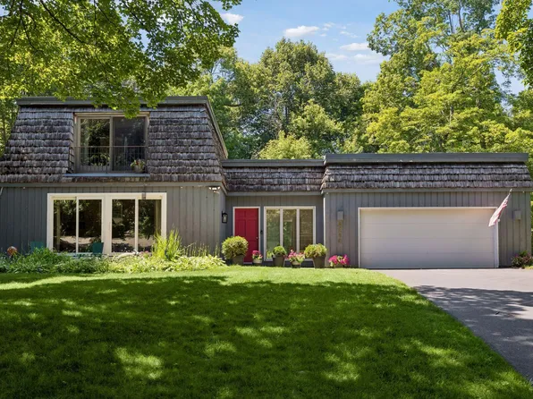 4280 Winchester Ct, Minnetonka, MN 55345