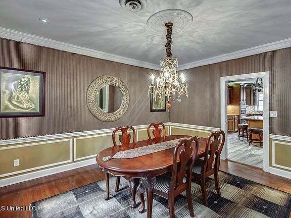 5th image of 1016 Meadowbrook Rd
