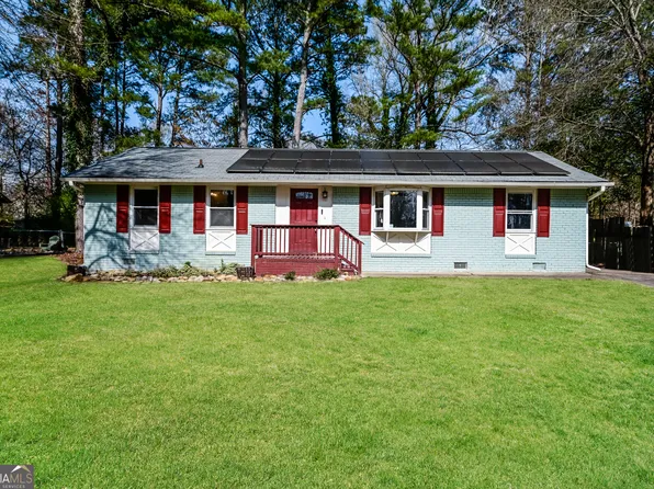 1346 La Belle St, Jonesboro, GA 30238