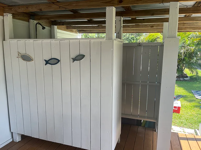 The outdoor shower. A refreshing place to wash off the beach!