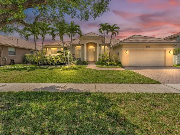 1344 NW 139th Ter, Pembroke Pines, FL 33028