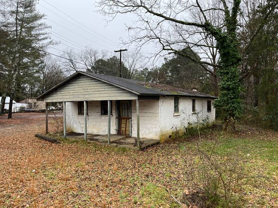 2nd image of 600 George Albert Lake Rd