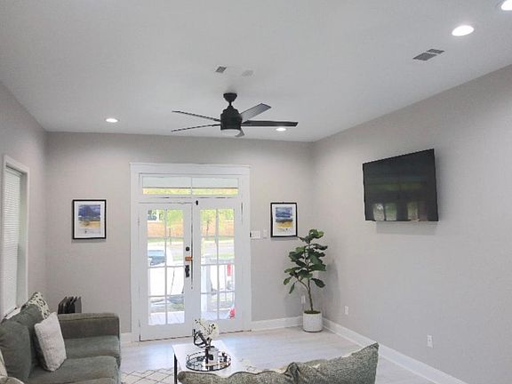 4th image of 1927 Louisiana Ave #1927