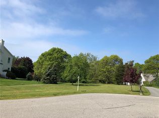 25 Palmers Cove Rd, Groton, CT 06340