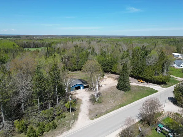 River Rd, Manistique, MI 49854